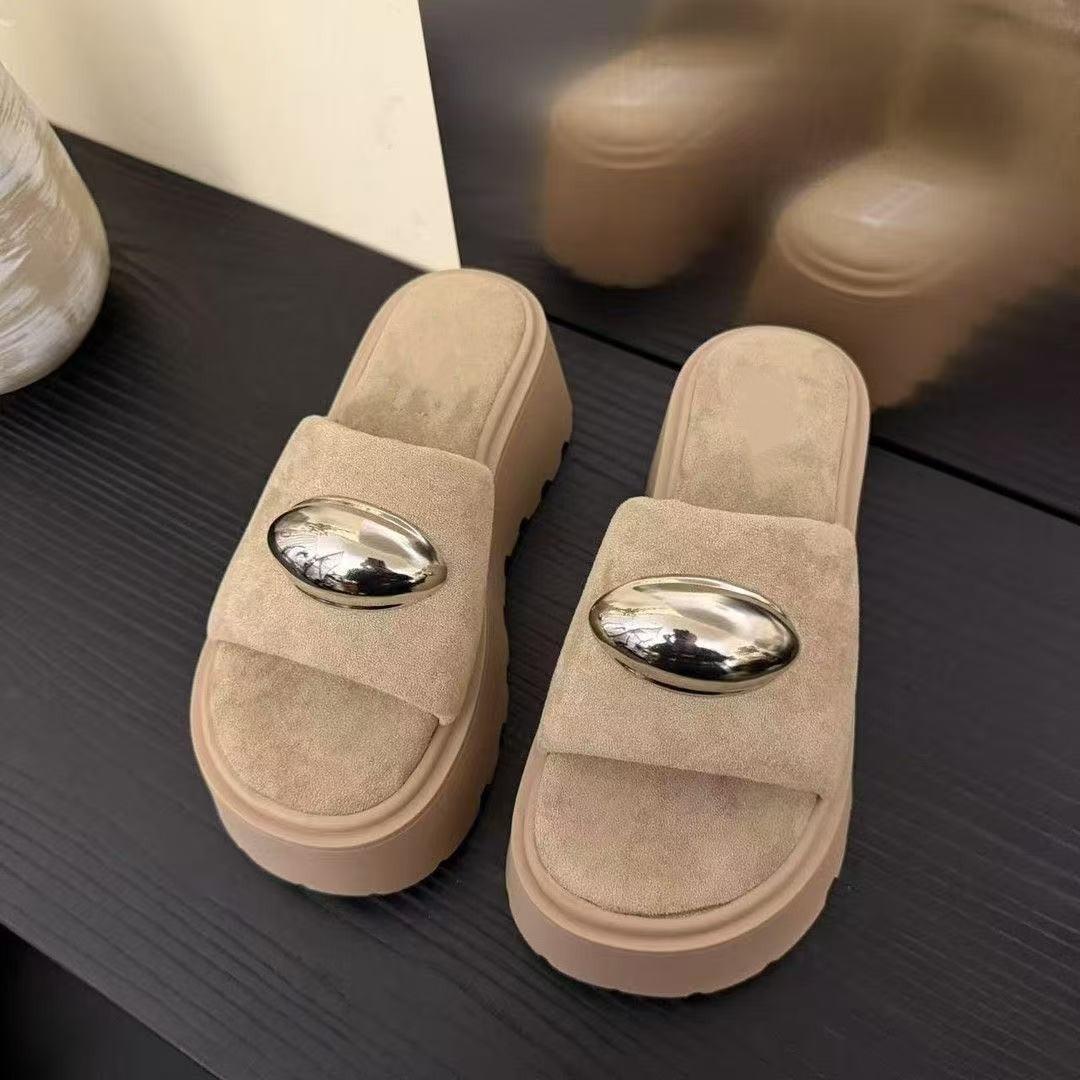 

French small thick-soled black one-word slippers for women to wear 2025 summer new super fire heightening beach sandals 40 хаки