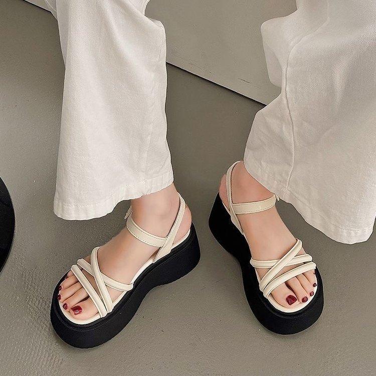 Temperament sandals women's 2025 summer new thick-soled heightening fashionable versatile skirt beach Roman sandals