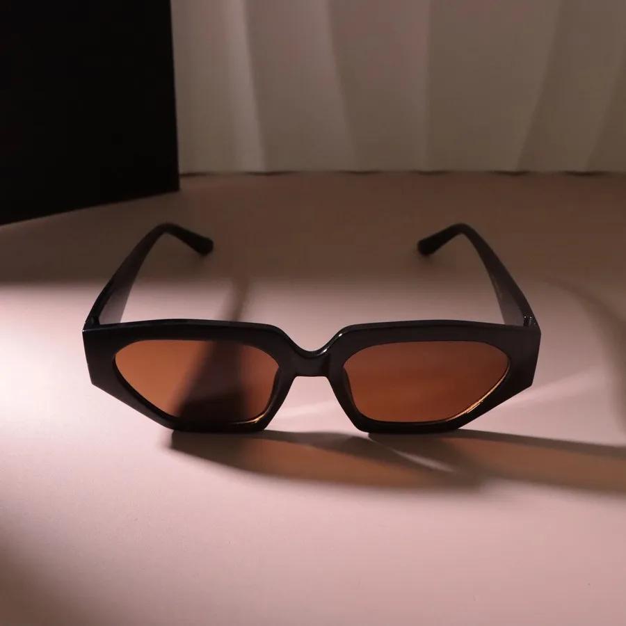 Fashion Small Sunglasses Women Men Cute Rectangle Designer Sun Glasses Male Female Stylish Travel Sun Glasses