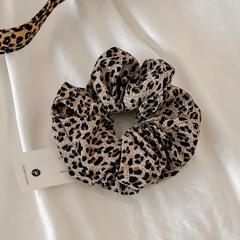 Leopard Print Hair Scrunchies Soft Fabric Scrunchy Bobbles Elastic Hair Bands Ties Hair Accessories for Women Girls