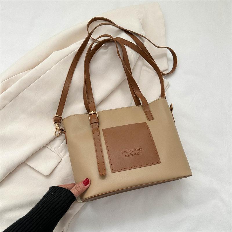 

Нішевий дизайн великої місткості сумка 2024 Нова повсякденна приміська сумочка Ретро персоналізована жіноча сумка через плече хакі