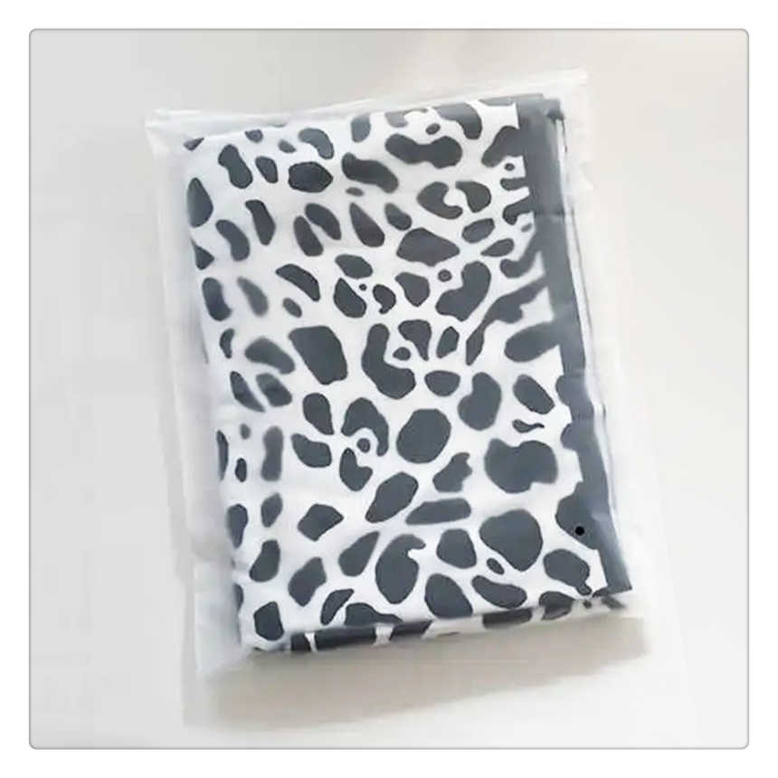 Black Leopard Print Microfiber Beach Towel 70x150 & 100x180cm Quick-Dry Super Absorbent Soft Skin-Friendly For Travel Gym Pool