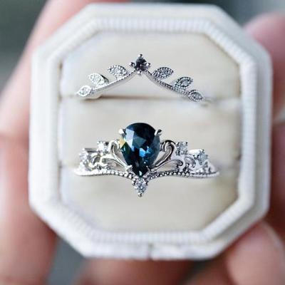 Luxury Retro Flower Shape Inlaid with Water Droplets, Blue Zircon Ring for Women, Niche High-end Crown European and American Jewelry