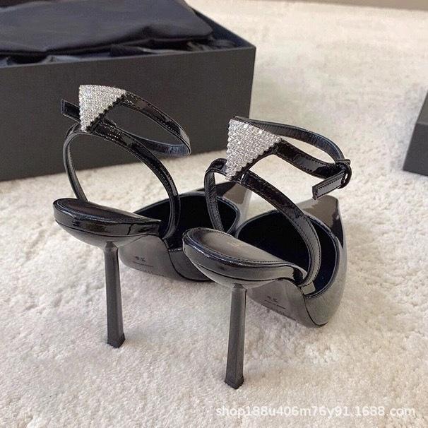 

[Spot] Baotou high heels women s new sandals square head thin heel French temperament single shoes with rhinestones 39