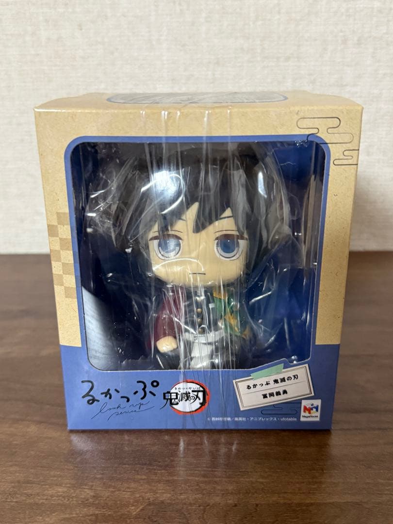 

[USED] Demon Slayer: Kimetsu no Yaiba Look Up Tomioka Giyu (with bonus item)