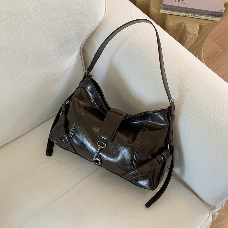 Autumn New Personality Trend Locomotive Style Baguette Large Capacity Shoulder Crossbody Underarm Bag Woman