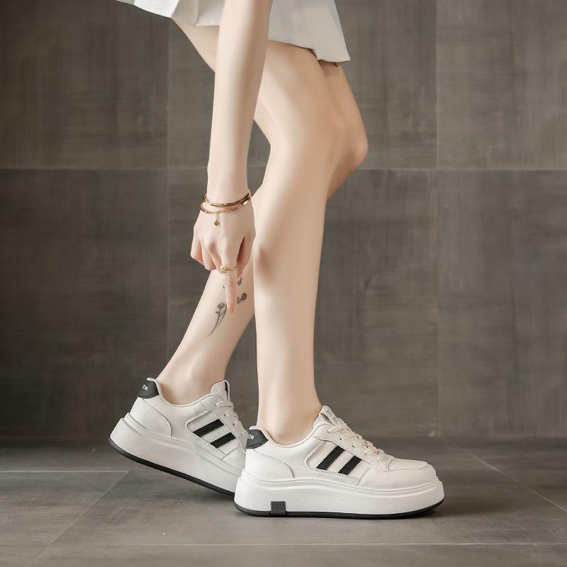 Popular Little White Shoes Women's Thick-soled Versatile 2025 Spring New High-end Lightweight Casual Sports Inner Height-increasing Board Shoes