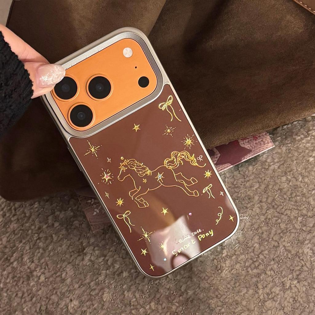 Creative Gold Pony Phone Case Bracelet for iPhone 16, iPhone 17, iPhone 17 Pro Max