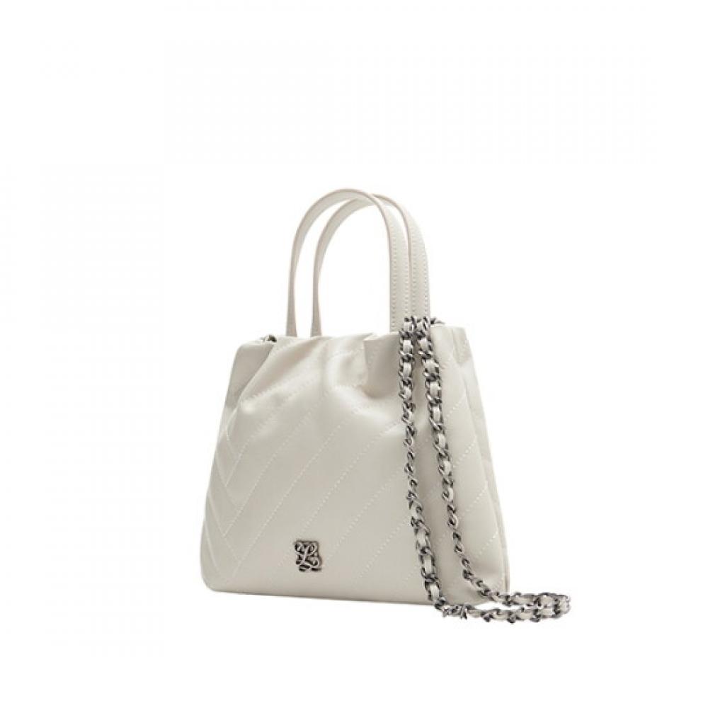 Louis Quatorze Women L quiLting shouLder Bag Ivory Hs1qt02iv