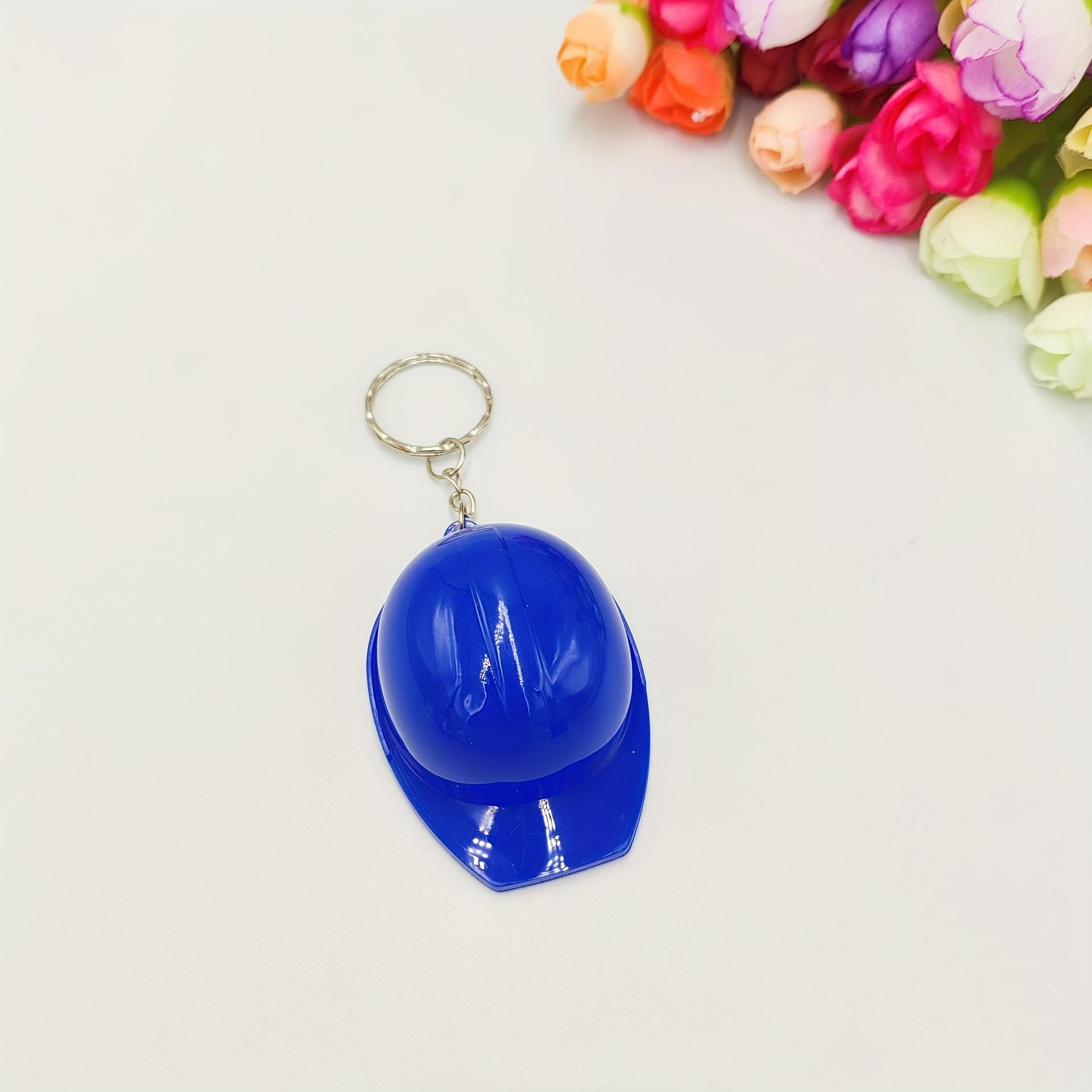 

Брелок-каска с открывалкой для бутылок, уличный стиль, пластиковый материал, подходит для рюкзаков и ключей, подходит для ежедневного использования, для фестивалей