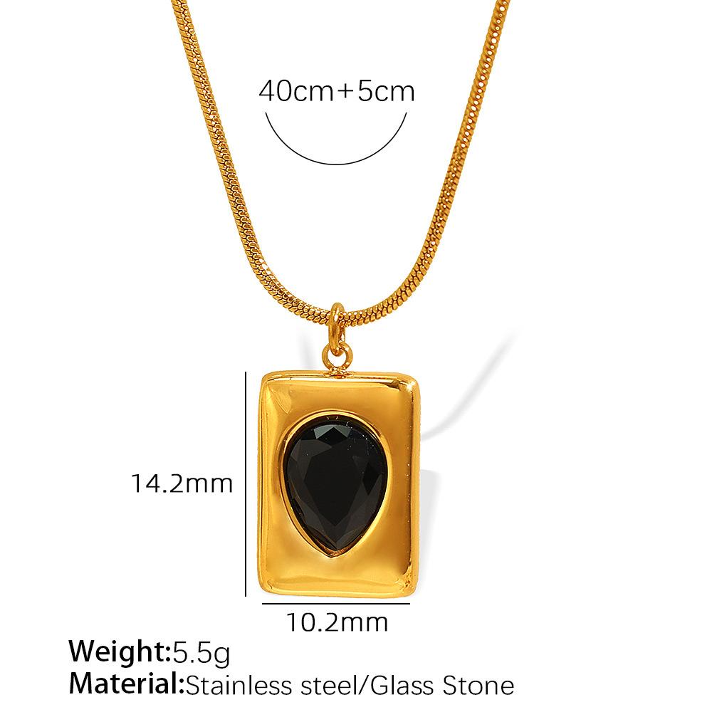 Light Luxury Temperament Emerald Retro Titanium Steel Gold-Plated Color-Preserving Necklace Female Design Sense Collarbone Chain