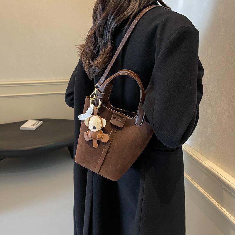 Niche handbag women's small bag 2025 new versatile fashion bucket bag premium texture messenger bag