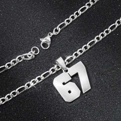 Collier Pendentif Numéro 67 Acier Inoxydable Hommes Pères Frères Collier de Basket-ball Bijoux Hypoallergéniques Cadeau