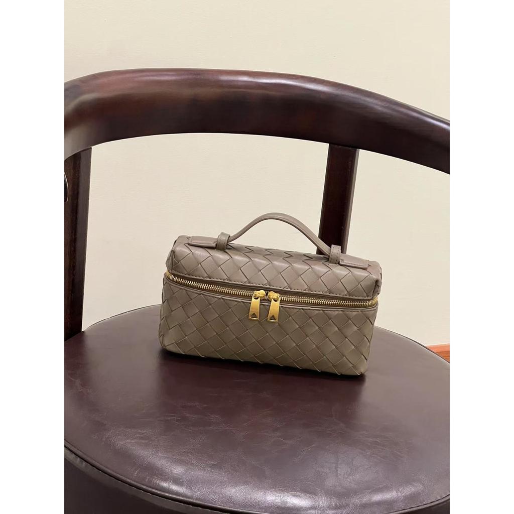 2025 Nuova borsa a scatola in pelle di pecora a rombi transfrontaliera, borsa quadrata piccola intrecciata in pelle di alta gamma a spalla singola o crossbody per donna