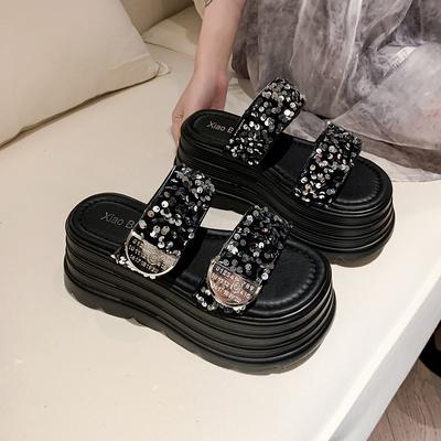 Moda Plataforma Alta 8CM Chinelos Femininos Verão Brilho Moda 2025 Novo Aumento Salto Sandálias Casuais Muffin Chinelos de Dedo Salto Sapatos de Praia