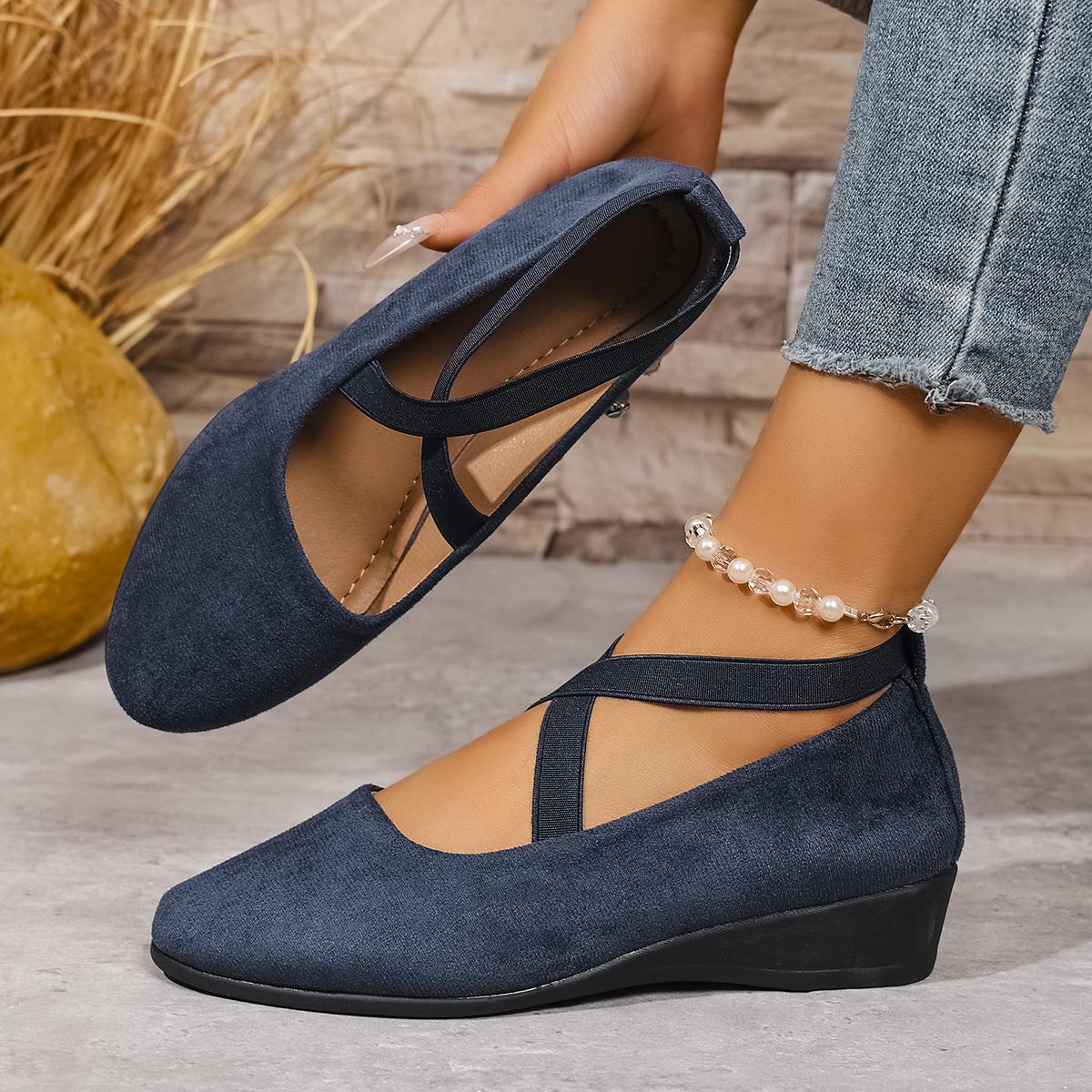 

Fashion 2025 New Women Flats Plus Size Spring Loafers Pointed Solid Color Sneakers Women Casual Style Rubber Sole Shallow Shoes Women 39 синій