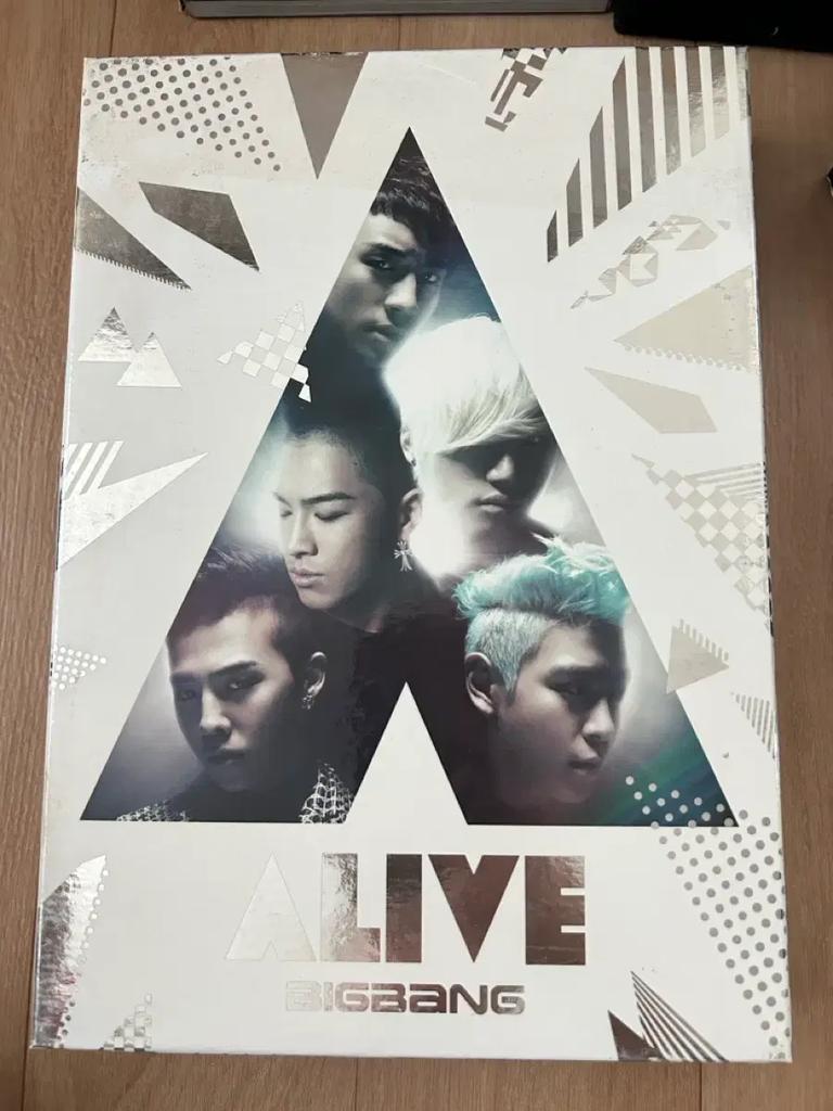 BIGBANG Rare) Alive Alive CD+DVD+Photobook Used