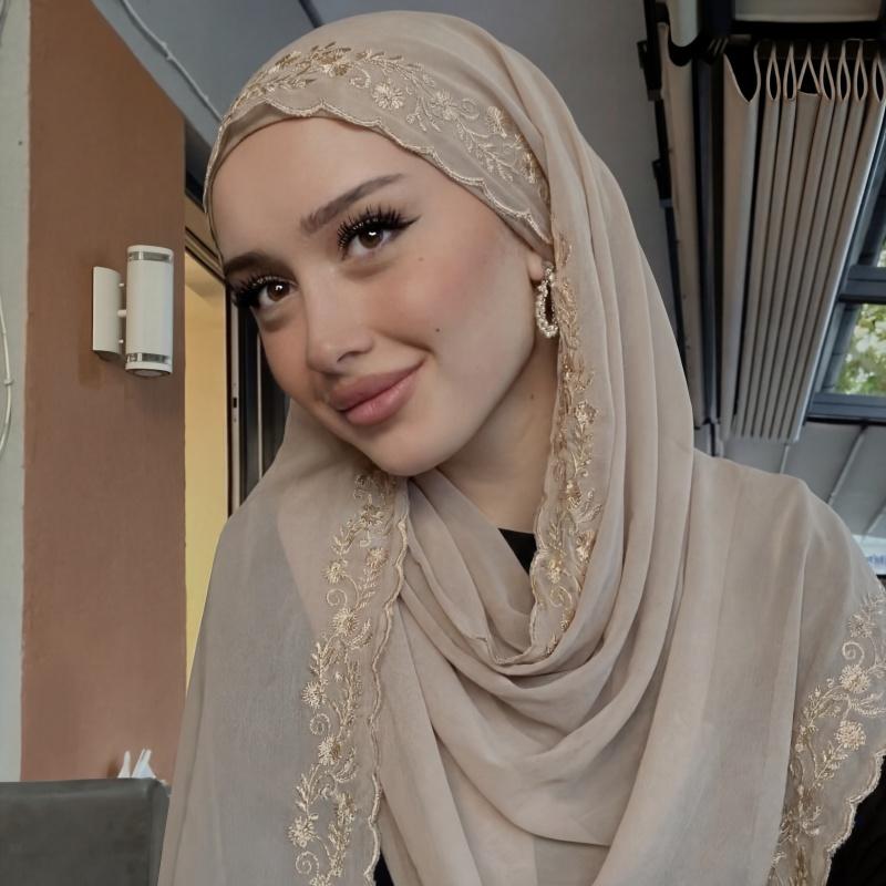 Elegancki Szyfonowy Szalik z Haftowanym Brzegiem Hijab Oddychająca Lekka Bandana Wszechstronny Muzułmański Nakrycie Głowy Na Letnie Wakacje