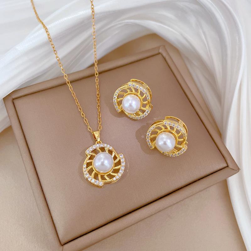 Necklace Earrings Set Light Luxury Rotating Pearl Full Of Diamonds Personality Temperament Banquet Earrings Item Group