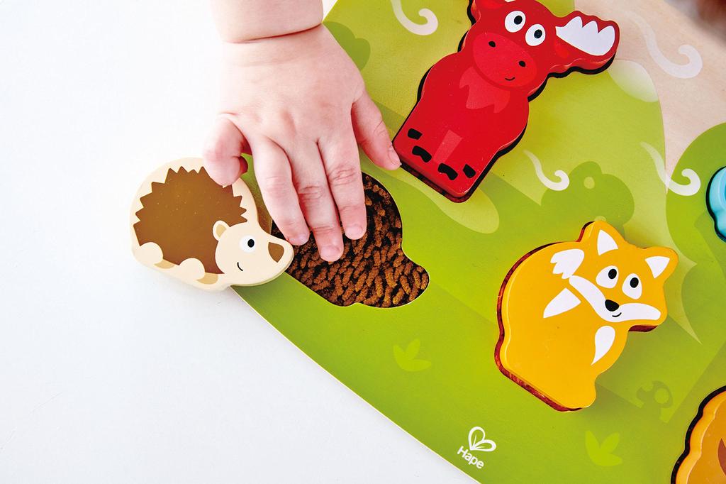 Hape touch Forest animal puzzle for ages 2 and wooden puzzle toy E1621 Let's it! up,