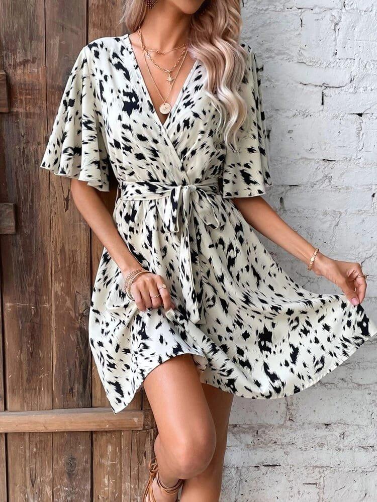 

Kadın Dijital Baskılı Krevaze Yaka Kemer Dahil Salaş Elbise