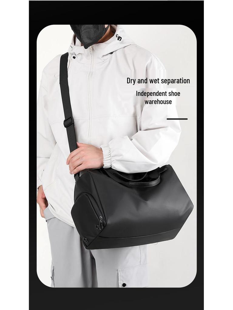 Men's Casual Crossbody Gym Bag: Large Capacity with Dry/Wet Separation for Travel