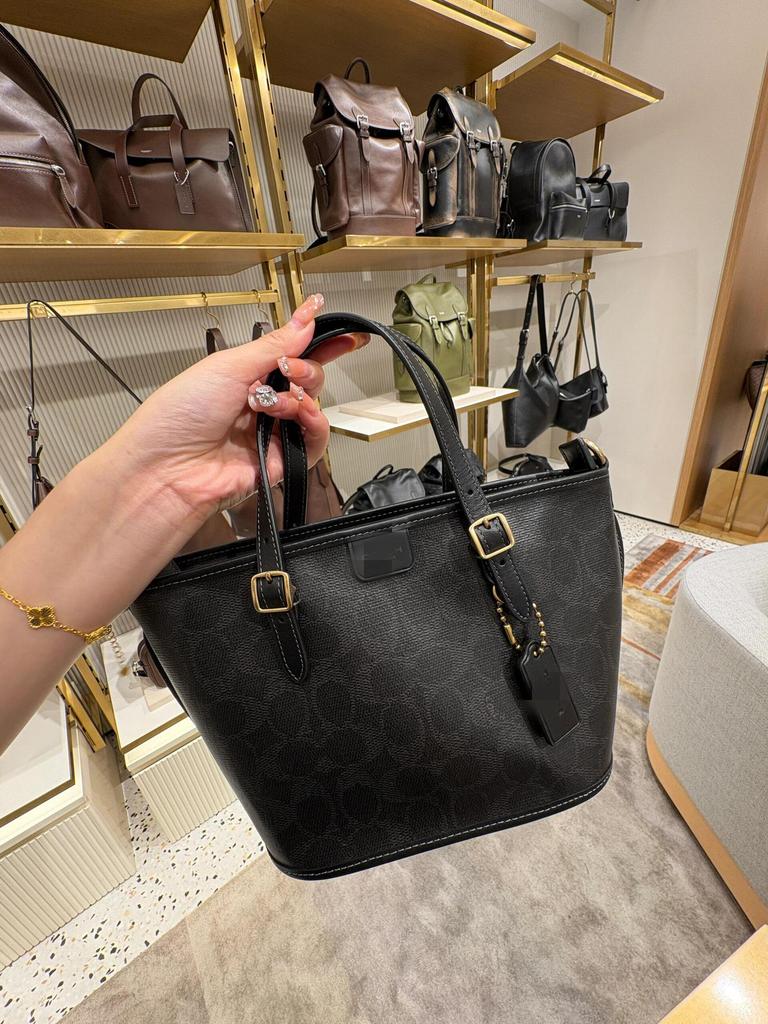 Koujia Taxi21 Retro Handtasche: Vielseitige Damenhandtasche mit einfachem Schultergurt, Umhängegurt und als Einkaufstasche.