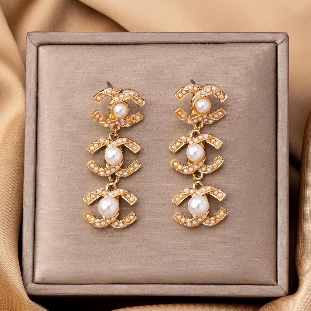 Daisy Jewelry: Imitation Pearl & Rhinestone CC Pendant Earrings for Women's Daily Wear