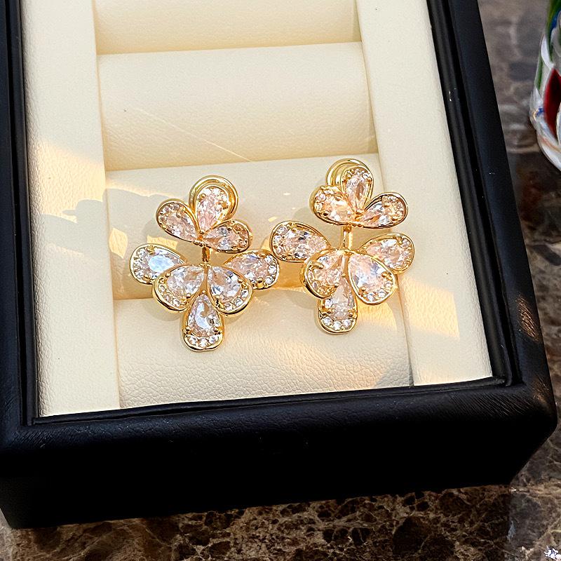 Korean Version Exquisite Light Luxury High-end Full of Rhinestones Flower Temperament Simple Super Sparkling Earrings for Women