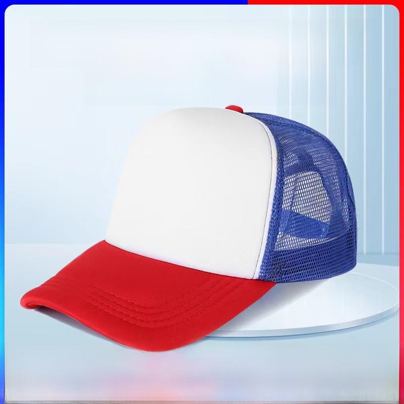 Cappellino Trucker Stampato con Logo e Visiera Ricamata