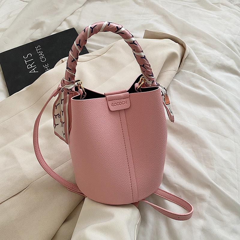 High-end Style Handbag with A Bucket-like Shape, Trendy for Daily Commuting, Crossbody Style Women's Bag