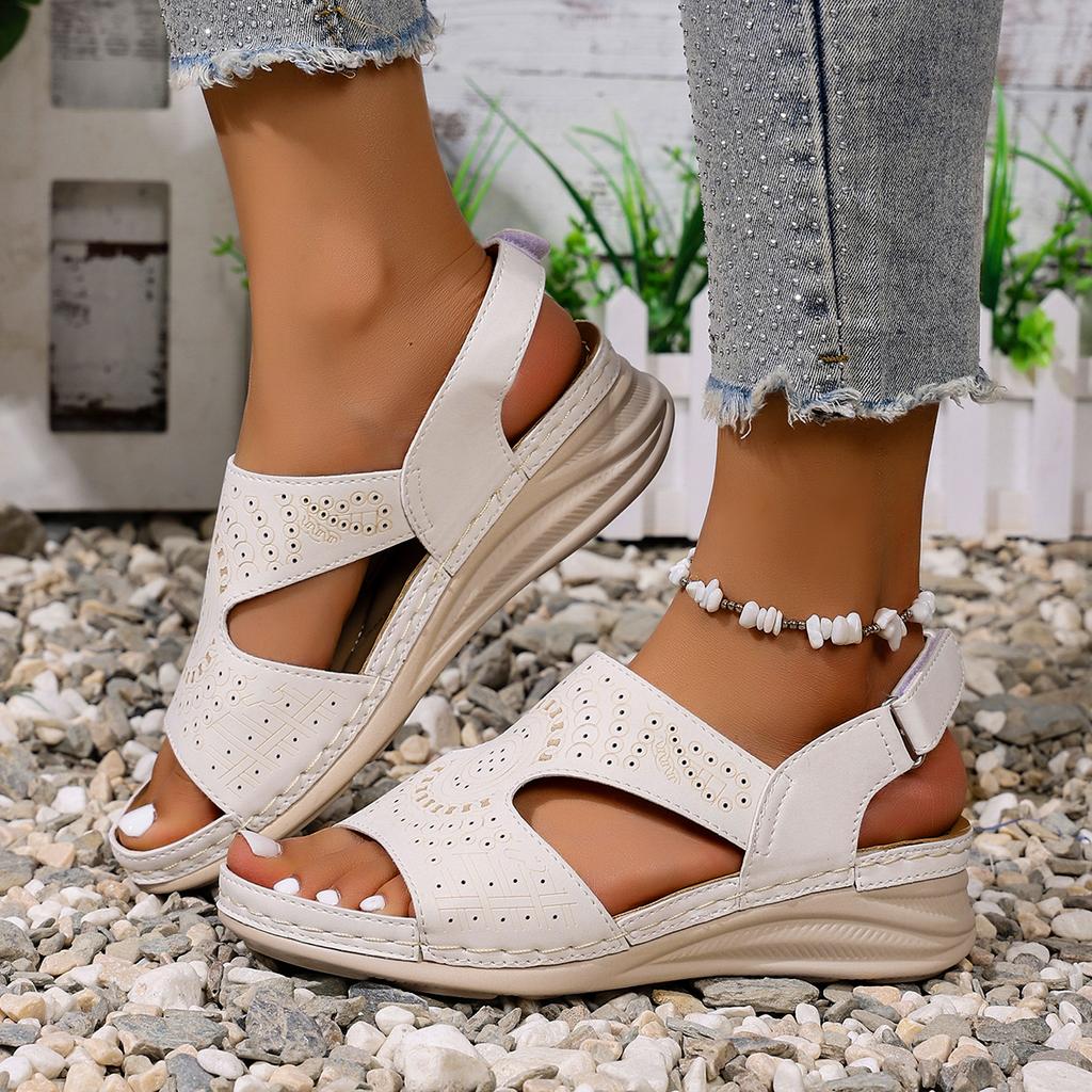 Mode Übergröße Damen Sandalen Sommer Neu Romantische Aushöhlen Atmungsaktive Sandalen Niedriger Absatz Böhmischer Stil Polyestersohle Schuhe für Damen