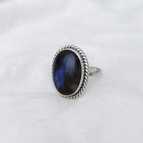 

Кольцо с лабрадоритом овальной огранки: Серебро 925 пробы Бохо Авторские украшения Подарок на годовщину 7.5 серебряный