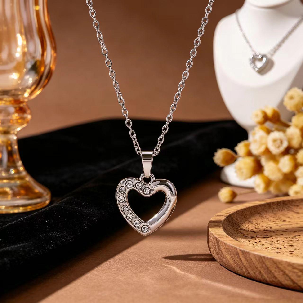 Korean Luxury Heart Hollow Necklace - Micro-Set Zirconia, Fashionable Heart-Shaped Design for Women 18K