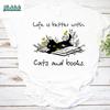 Das Leben ist besser mit Katzen und Büchern Vintage T-Shirt, Katzen mit Büchern Shirt, Katzenliebhaber Shirt, Für Katzen- und Buchliebhaber Shirt, Buchliebhaber Shirt