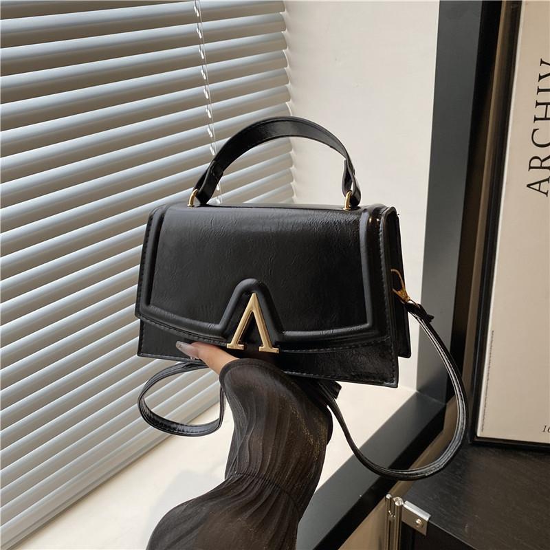 Korean Version Niche Bag 2025 New Texture Foreign Casual Portable Women's Bag Trendy Fashion Shoulder Messenger Bag