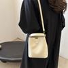Bag New Niche Trend Line Fashion Small Fresh Autumn Women Portable Crossbody Bucket Bag