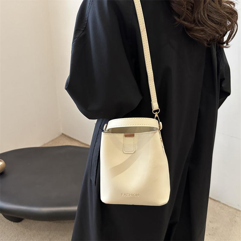Bag New Niche Trend Line Fashion Small Fresh Autumn Women Portable Crossbody Bucket Bag