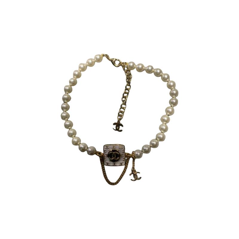 

CHANEL 24C Double C Gold Chain Square Pearl Pearl Necklace Women s Gold золотий