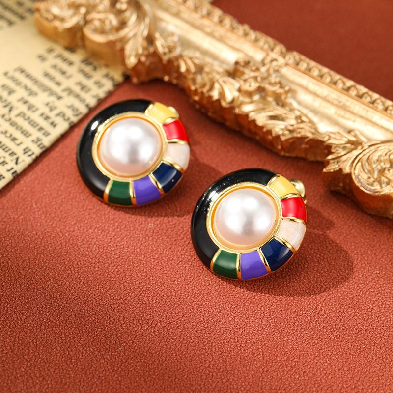 Women's Light Luxury Design Elegant Enamel Imitation Pearl Earrings Fashionable And Versatile Niche Design Earrings