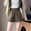 Damen Herbst Winter High Waisted A-Linie Petite Oberbekleidung Weiße PU-Leder Shorts Mini Shorts Vielseitige Slim Fit Hot Pants