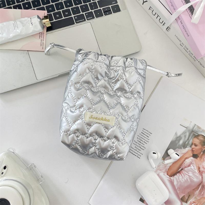 Glossy Cute Portable Camera Case Soft Anti Fall Makeup Bag for Girls Travel Makeup Bags Toiletry Bag Cosmetic Organizer 2026