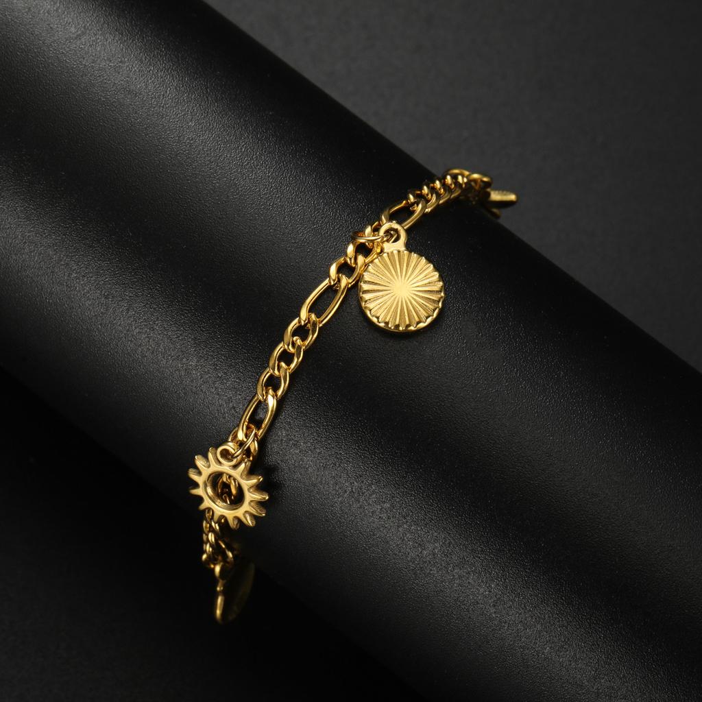 Elegant Shell Bracelet With Star Heart Sun Charms Valentine's Day Gift Women's Fashion Jewelry Accessory