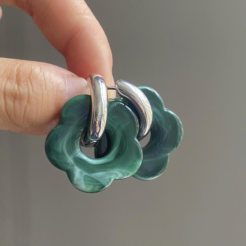 

2024 Новые разноцветные прозрачные акриловые смоляные серьги-подвески с мраморным рисунком в виде цветка для женщин, золотые серьги-пряжки, модные ювелирные изделия