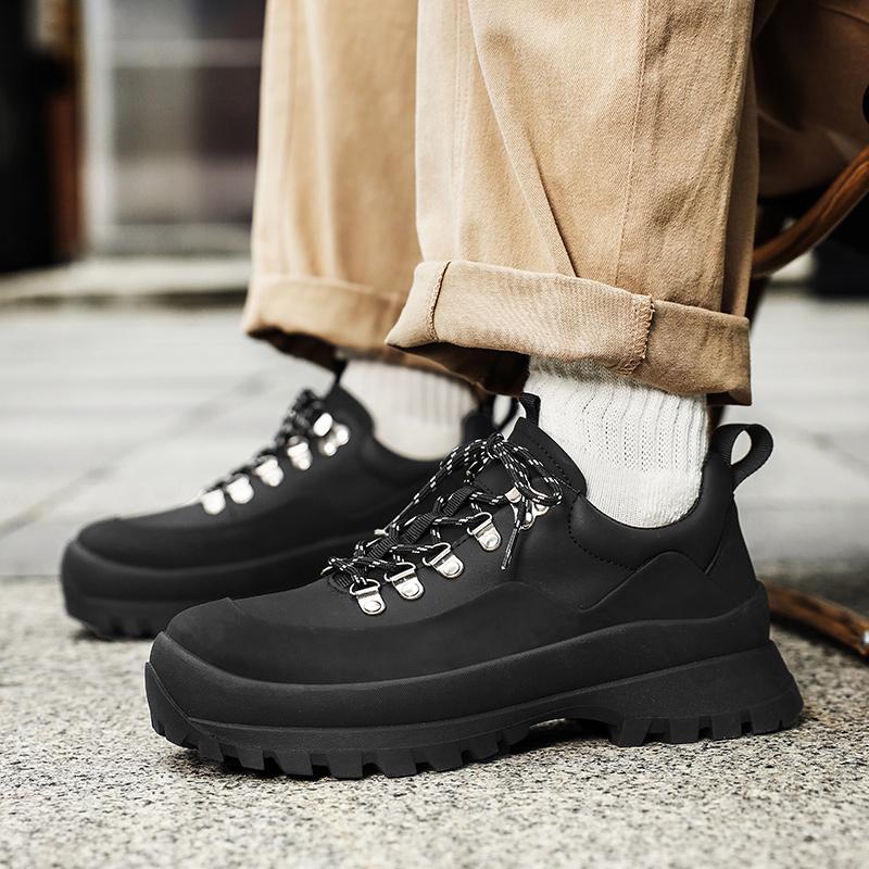 Fashion Quality Black and white casual men's sports shoes Minimalist designer style Daily street walking Handsome young outdoor shoes