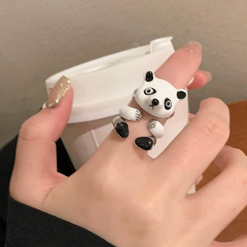 Adorable Cartoon Sausage Mouth Ring: Quirky, Fun, and Fashionable Hand Jewelry