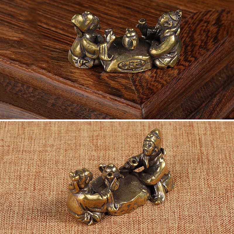 Antikes Messing Alter Mann Schach spielend Kalligraphie Malerei Miniaturfiguren Teetisch Dekoration Kunsthandwerk Zubehör Reines Kupfer