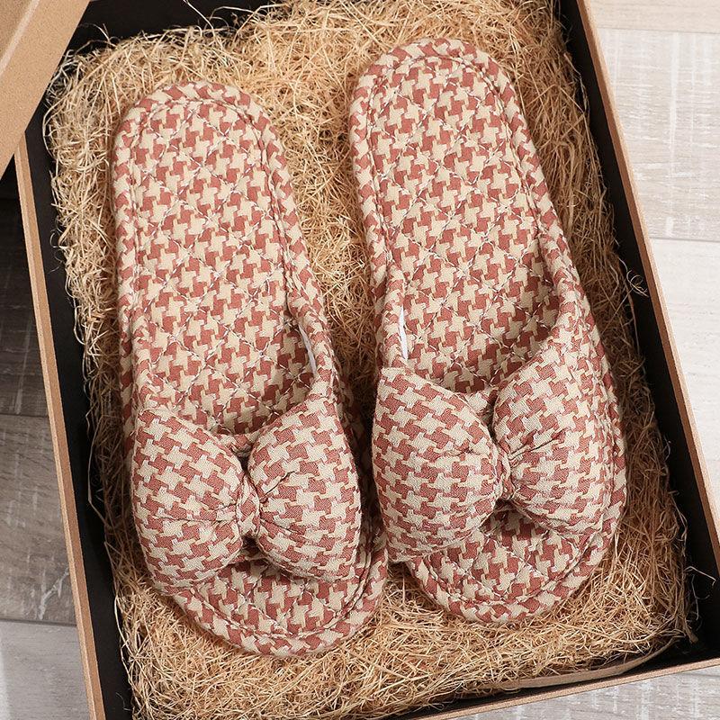 

Cotton couple sweet bow non-slip granular silent soft bottom cloth slippers women s floor spring autumn and winter four seasons women s small size is suitable for 35-37 feet