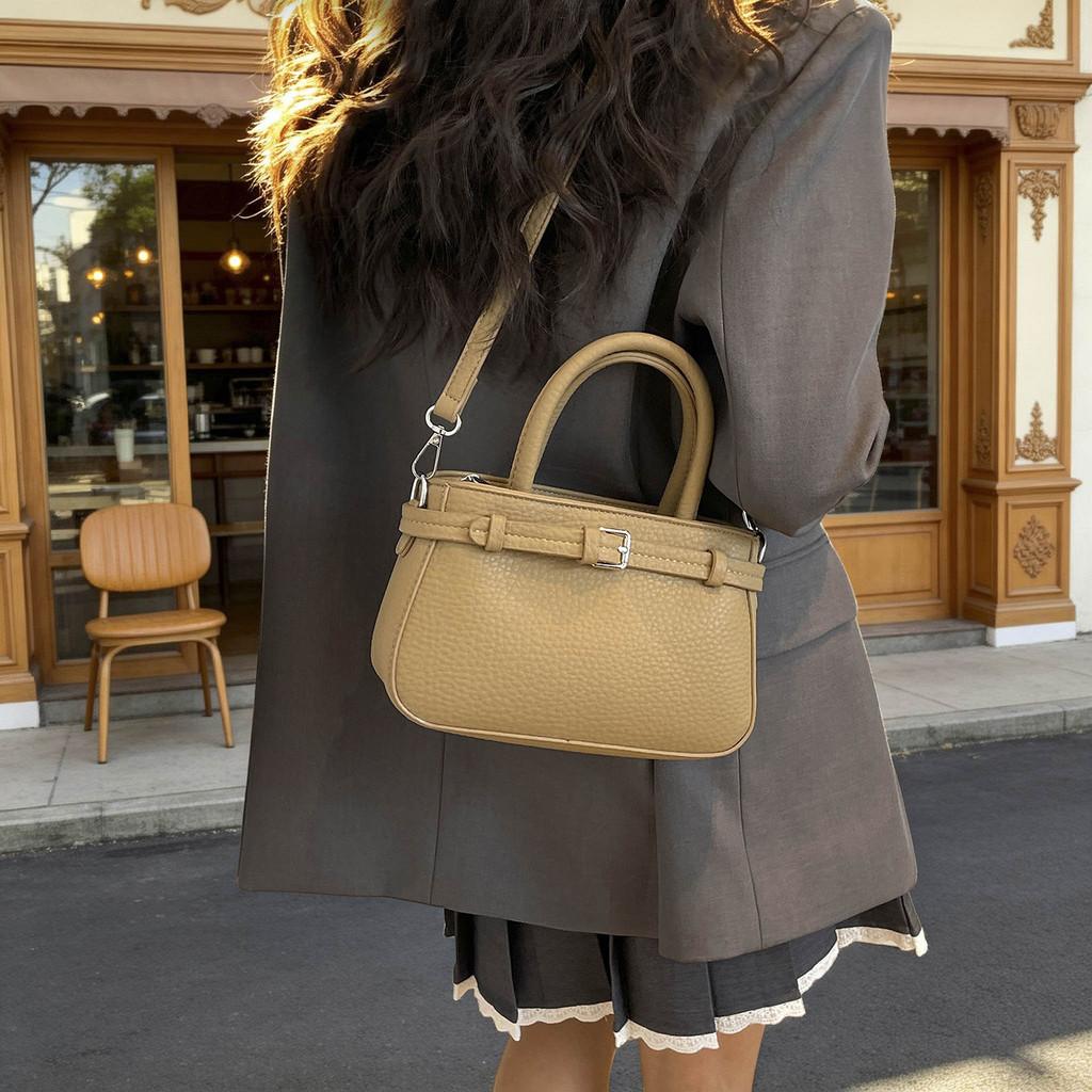 Fashionable Pu Square Crossbody Bag With Soft Structure And Inner Card Holder For Daily Wear