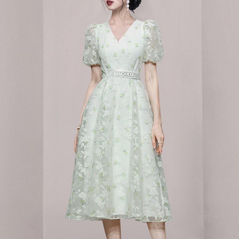 2024 Summer V-Neck A-Line Dress with Bubble Lantern Sleeves and Belt